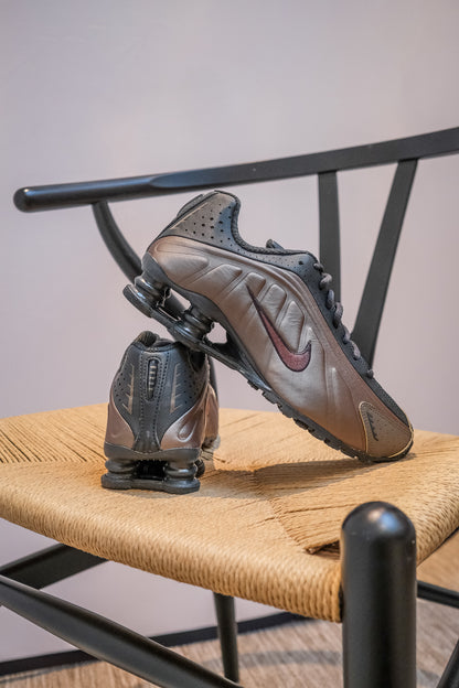 Nike Shox R4 Ironstone Off Noir