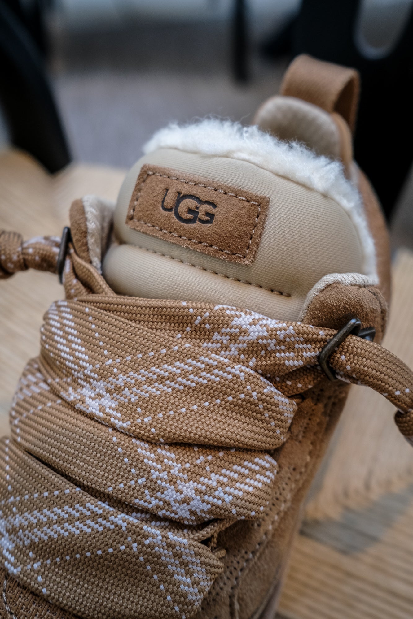 UGG Lowmel Chestnut